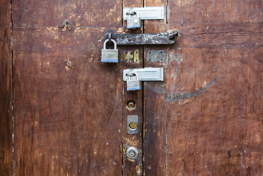 doorwithlocks_INF19505